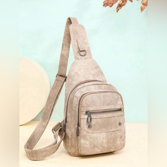 New Crossbody Bag, Chest Bag, Backpack - Picture 3 of 6